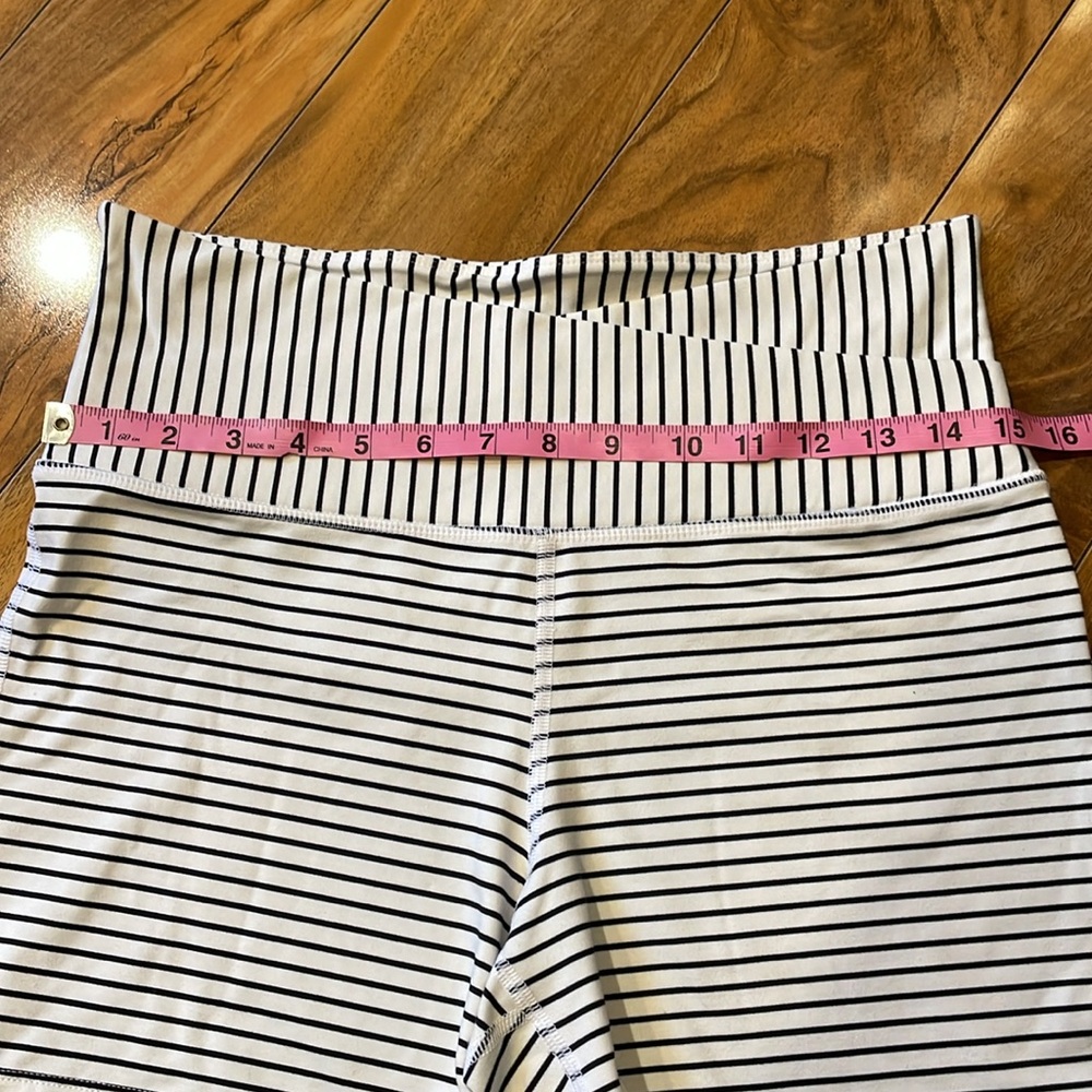 Size large Crossover athletic works striped shorts - Picture 3 of 6